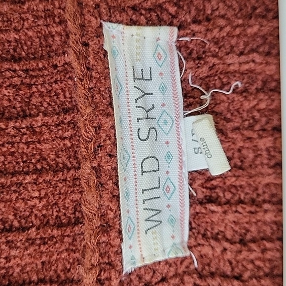 Small Wild Skye Chunky Knit Sweater - Picture 2 of 3